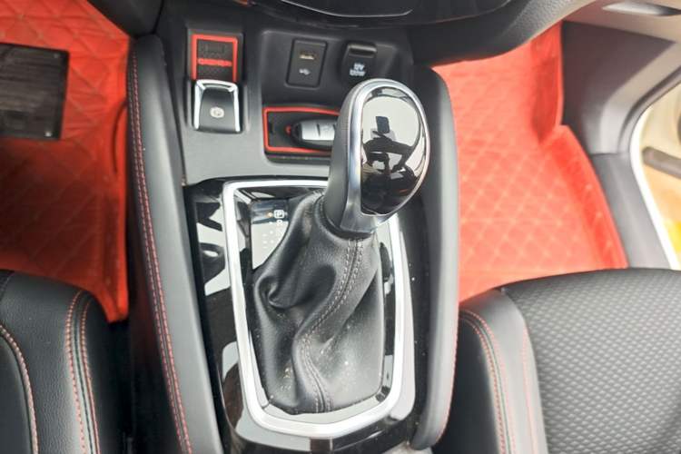 Used Nissan Qashqai 2019 2.0L CVT Luxury Edition Gear Lever