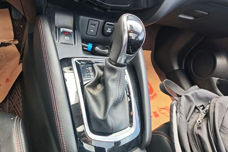 Used Nissan Qashqai 2019 2.0L CVT Luxury Edition Gear Lever