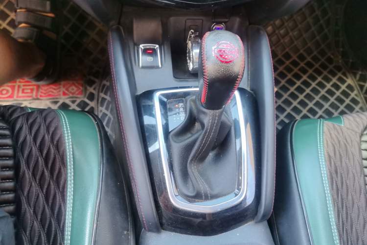 Used Nissan Qashqai 2019 2.0L CVT Luxury Edition Gear Lever