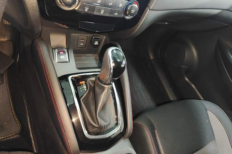 Used Nissan Qashqai 2019 2.0L CVT Smart Enjoyment Version Gear Lever