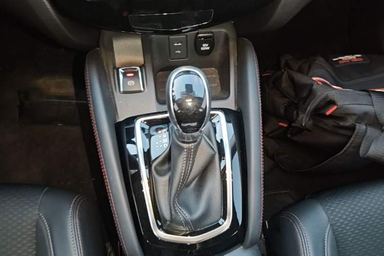 Used Nissan Qashqai 2019 2.0L CVT Luxury Edition Gear Lever