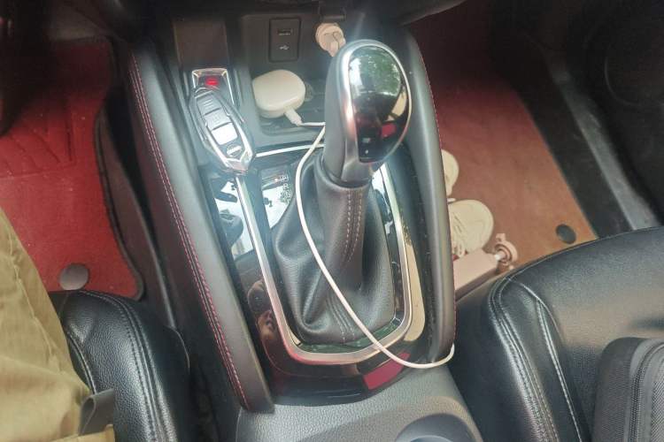 Used Nissan Qashqai 2019 2.0L CVT Luxury Edition Gear Lever