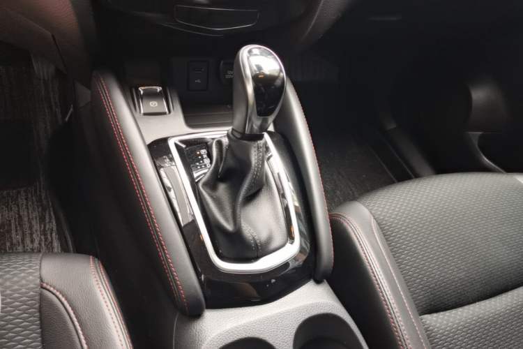 Used Nissan Qashqai 2019 2.0L CVT Luxury Edition Gear Lever
