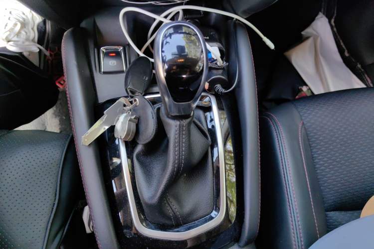 Used Nissan Qashqai 2019 2.0L CVT Luxury Edition Gear Lever