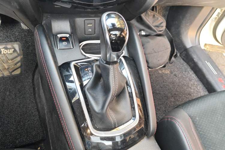 Used Nissan Qashqai 2019 2.0L CVT Luxury Edition Gear Lever