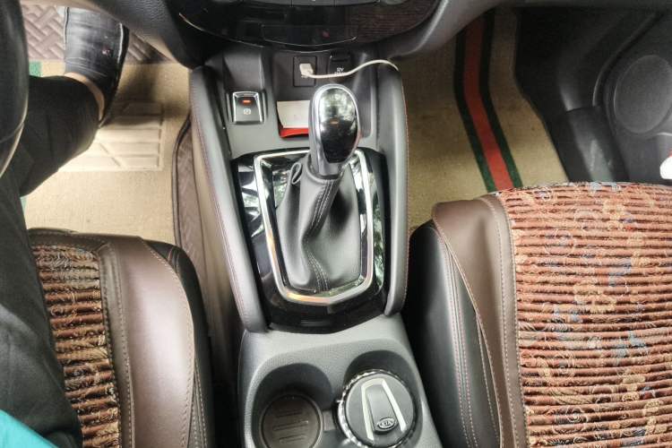 Used Nissan Qashqai 2019 2.0L CVT Luxury Edition Gear Lever