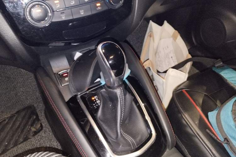 Used Nissan Qashqai 2019 2.0L CVT Smart Enjoyment Version Gear Lever