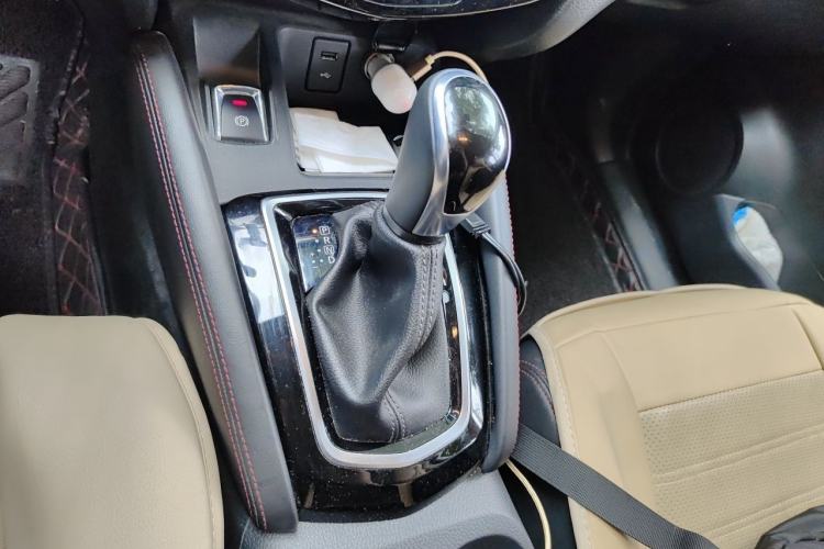 Used Nissan Qashqai 2019 2.0L CVT Luxury Edition Gear Lever
