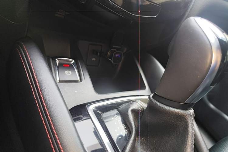 Used Nissan Qashqai 2019 2.0L CVT Luxury Edition Gear Lever