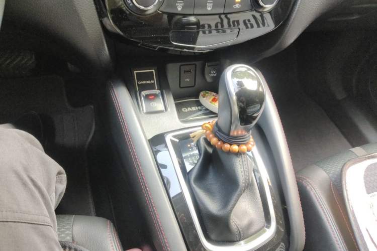 Used Nissan Qashqai 2019 2.0L CVT Luxury Edition Gear Lever