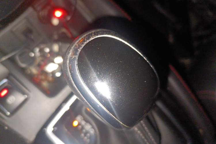 Used Nissan Qashqai 2019 2.0L CVT Luxury Edition Gear Lever