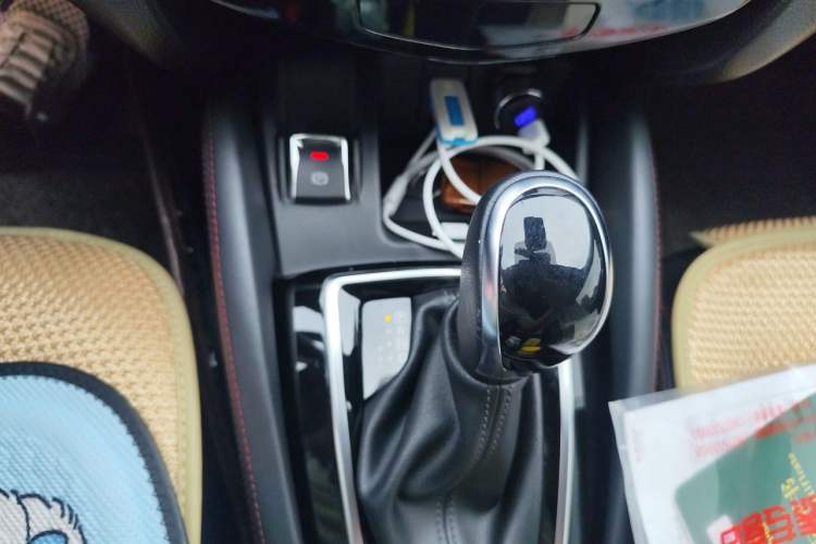 Used Nissan Qashqai 2019 2.0L CVT Luxury Edition Gear Lever