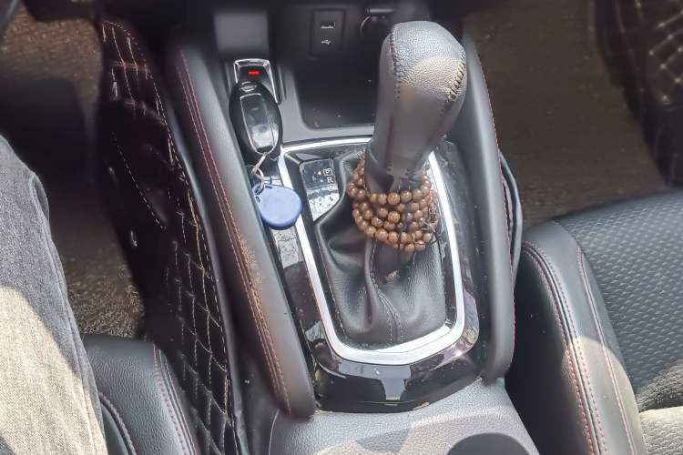 Used Nissan Qashqai 2019 2.0L CVT Luxury Edition Gear Lever