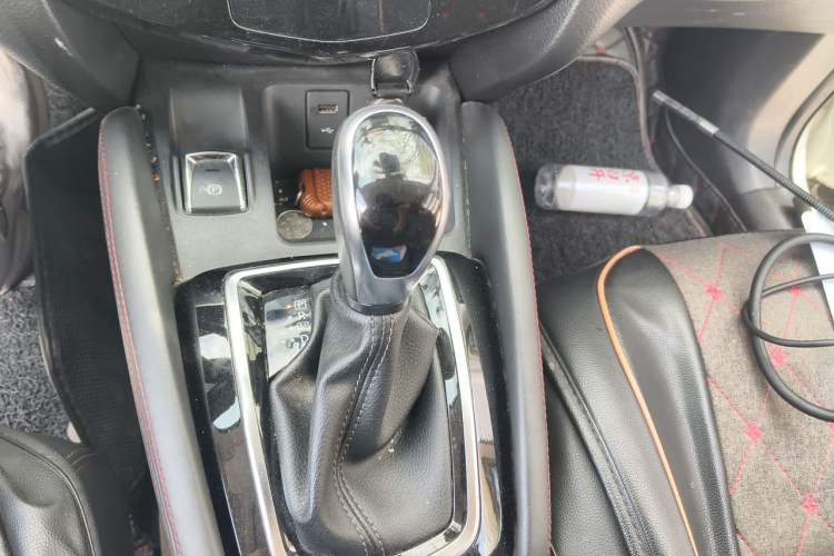Used Nissan Qashqai 2019 2.0L CVT Luxury Edition Gear Lever