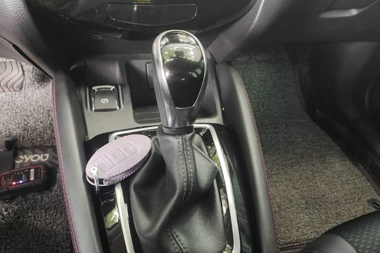 Used Nissan Qashqai 2019 2.0L CVT Luxury Edition Gear Lever