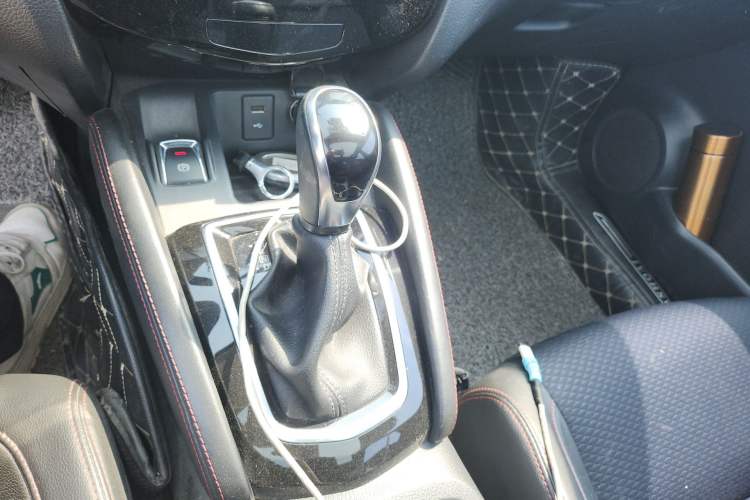 Used Nissan Qashqai 2019 2.0L CVT Luxury Edition Gear Lever