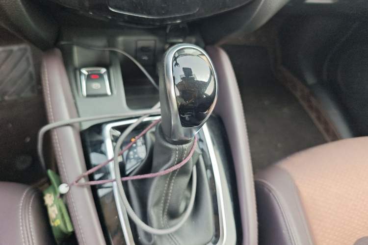 Used Nissan Qashqai 2019 2.0L CVT Luxury Edition Gear Lever