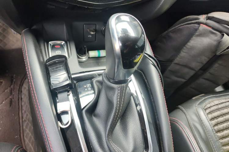 Used Nissan Qashqai 2019 2.0L CVT Luxury Edition Gear Lever