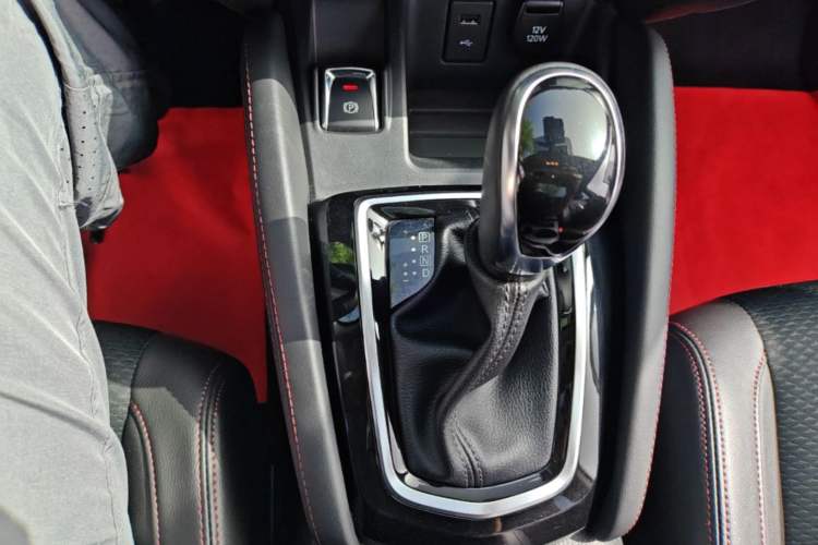 Used Nissan Qashqai 2019 2.0L CVT Luxury Edition Gear Lever