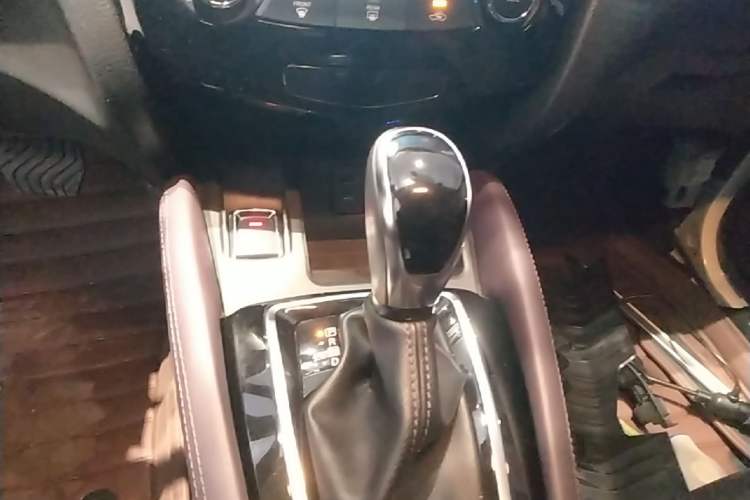 Used Nissan Qashqai 2019 2.0L CVT Smart Enjoyment Version Gear Lever