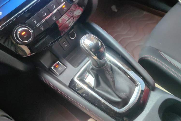 Used Nissan Qashqai 2019 2.0L CVT Smart Enjoyment Version Gear Lever