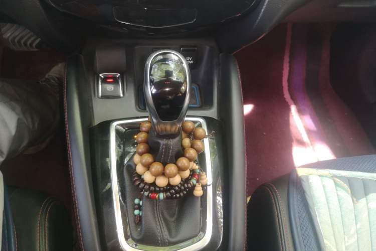 Used Nissan Qashqai 2019 2.0L CVT Luxury Edition Gear Lever