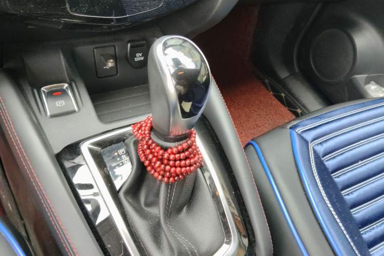 Used Nissan Qashqai 2019 2.0L CVT Luxury Edition Gear Lever