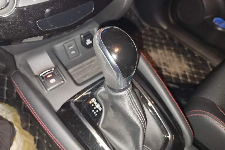 Used Nissan Qashqai 2019 2.0L CVT Luxury Edition Gear Lever