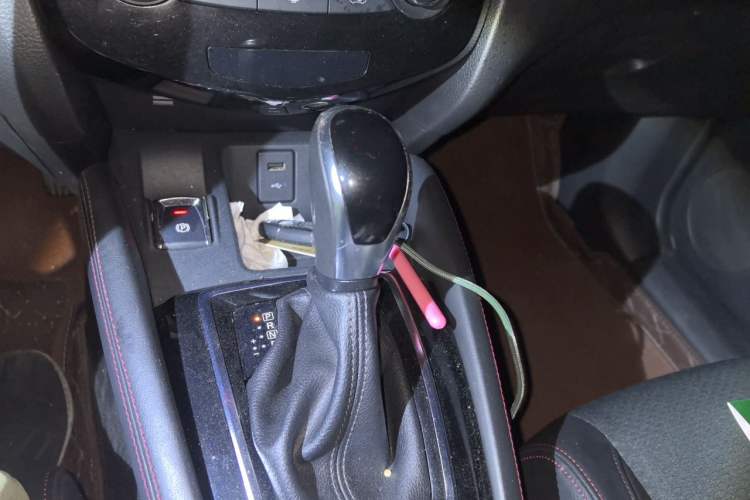 Used Nissan Qashqai 2019 2.0L CVT Luxury Edition Gear Lever