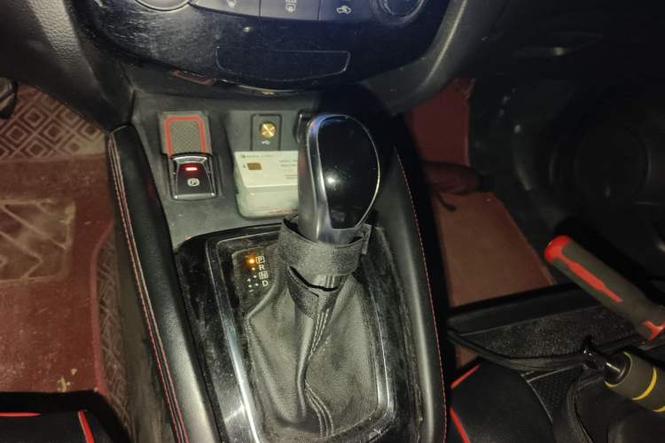 Used Nissan Qashqai 2019 2.0L CVT Luxury Edition Gear Lever