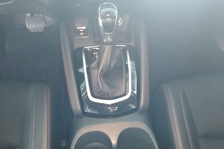 Used Nissan Qashqai 2019 2.0L CVT Luxury Edition Gear Lever