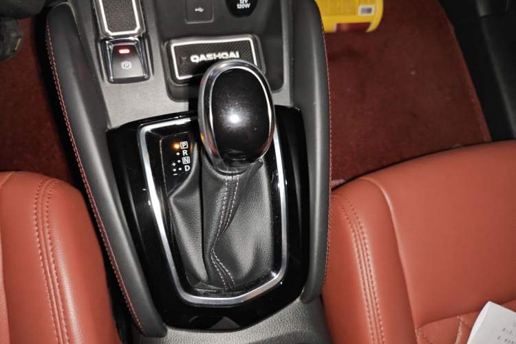 Used Nissan Qashqai 2019 2.0L CVT Smart Enjoyment Version Gear Lever