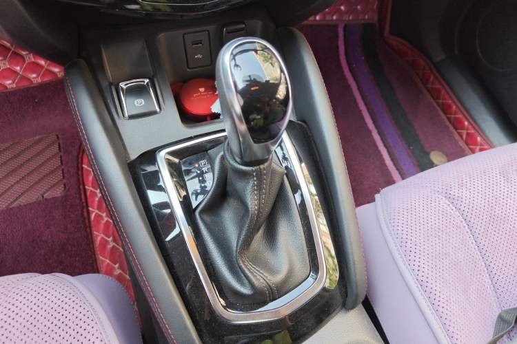 Used Nissan Qashqai 2019 2.0L CVT Smart Enjoyment Version Gear Lever