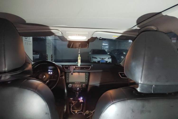 Used Nissan Qashqai 2019 2.0L CVT Luxury Edition Headliner