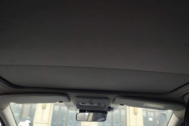 Used Nissan Qashqai 2019 2.0L CVT Luxury Edition Headliner