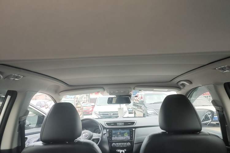 Used Nissan Qashqai 2019 2.0L CVT Luxury Edition Headliner