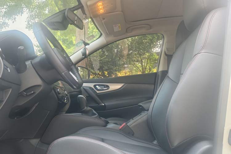Used Nissan Qashqai 2019 2.0L CVT Luxury Edition Interior 1