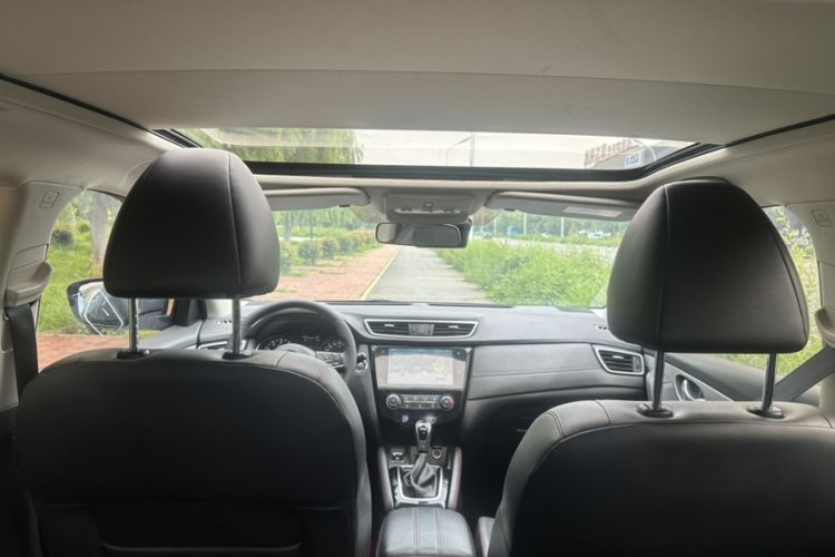 Used Nissan Qashqai 2019 2.0L CVT Luxury Edition Interior 1
