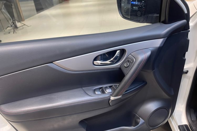 Used Nissan Qashqai 2019 2.0L CVT Luxury Edition Interior 1