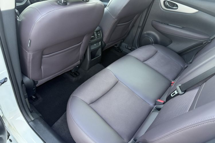 Used Nissan Qashqai 2019 2.0L CVT Luxury Edition Interior 11