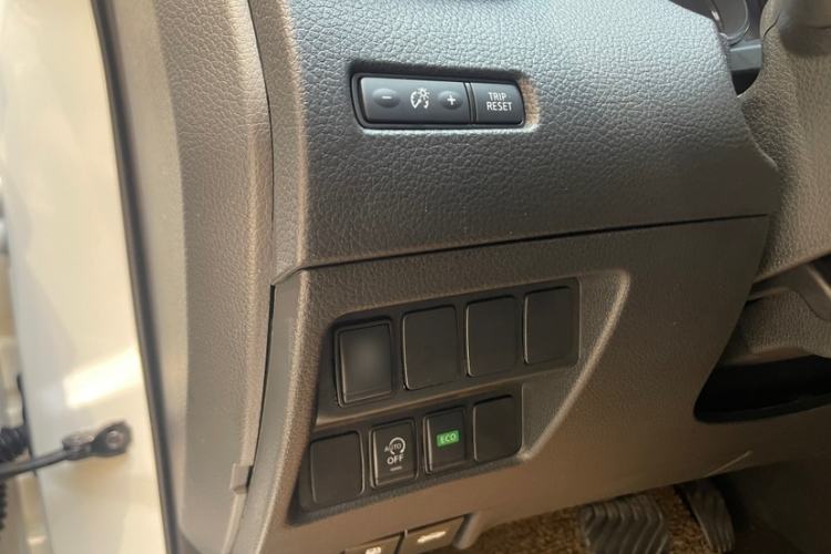 Used Nissan Qashqai 2019 2.0L CVT Luxury Edition Interior 11