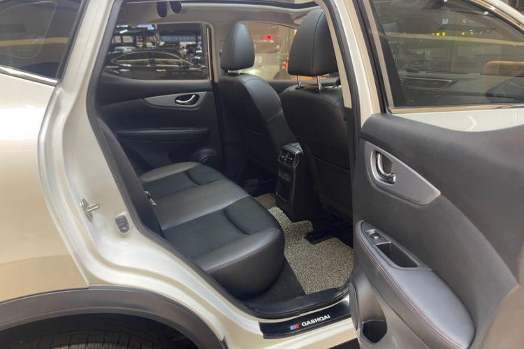 Used Nissan Qashqai 2019 2.0L CVT Luxury Edition Interior 13