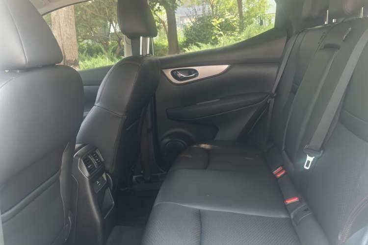 Used Nissan Qashqai 2019 2.0L CVT Luxury Edition Interior 2