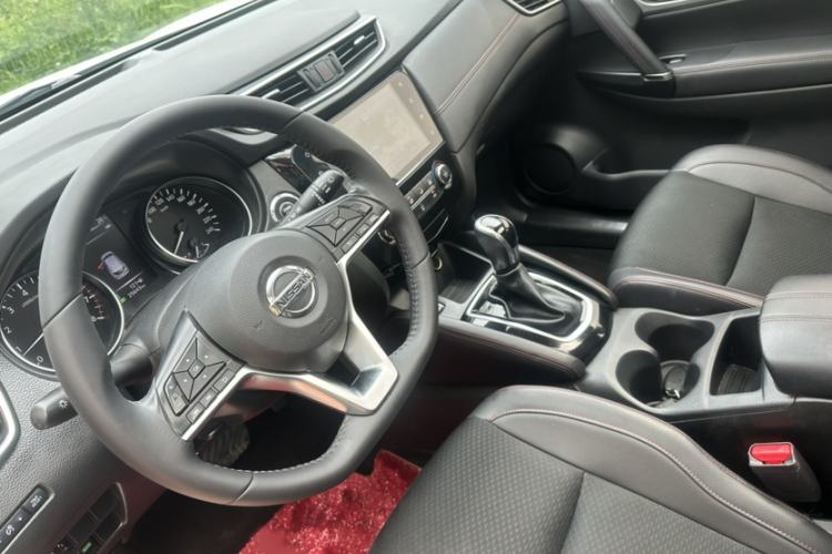 Used Nissan Qashqai 2019 2.0L CVT Luxury Edition Interior 2