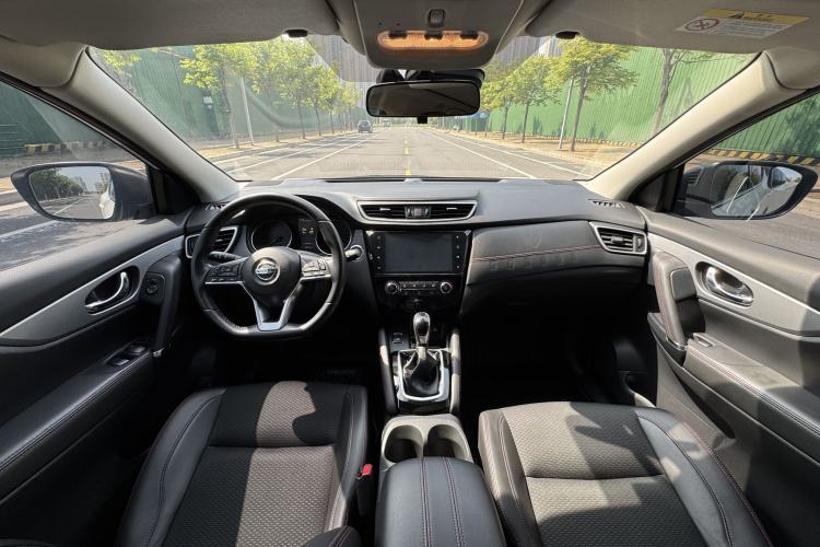 Used Nissan Qashqai 2019 2.0L CVT Luxury Edition Interior 2