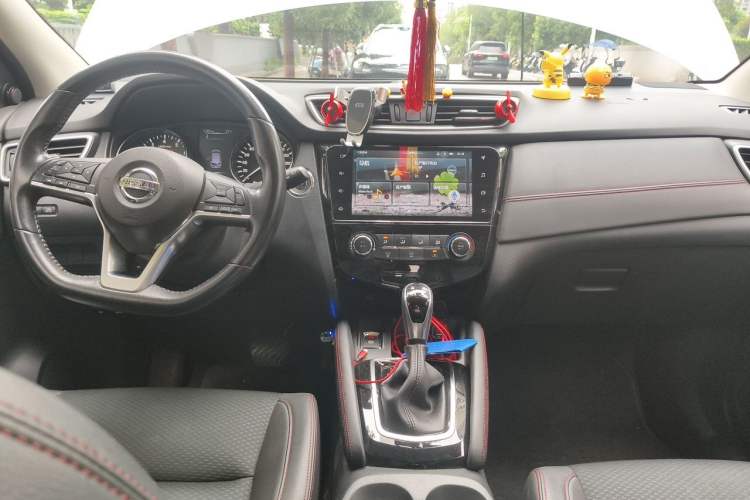 Used Nissan Qashqai 2019 2.0L CVT Luxury Edition Interior 2