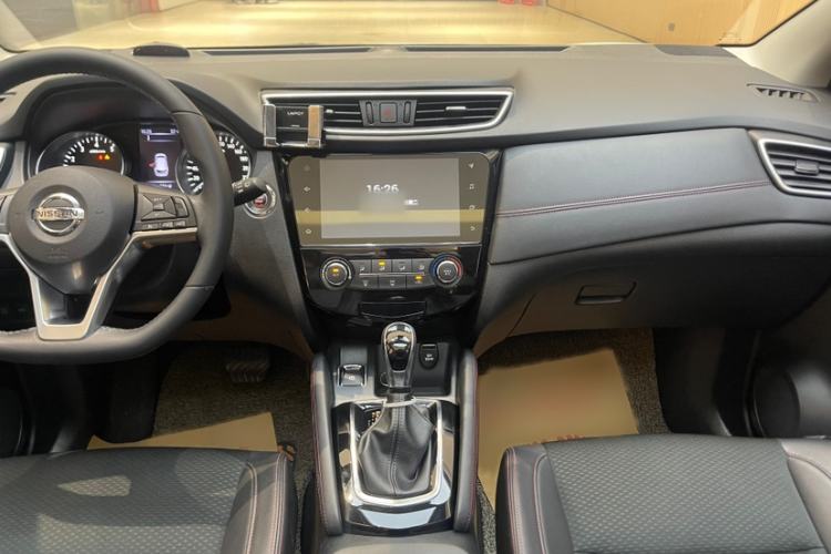 Used Nissan Qashqai 2019 2.0L CVT Luxury Edition Interior 2
