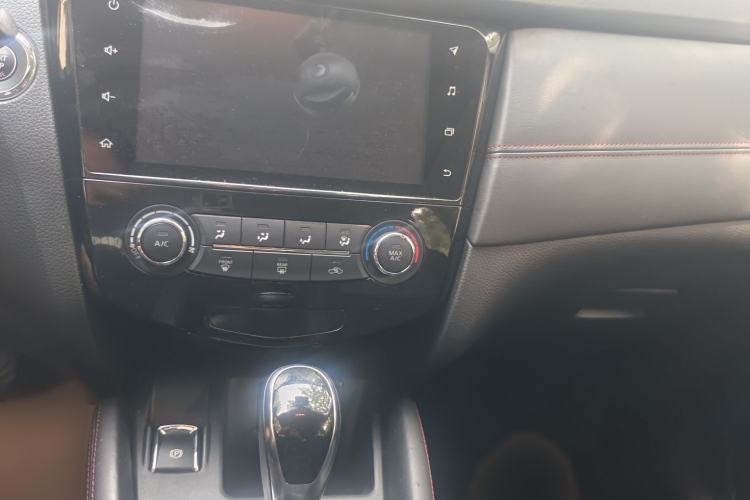 Used Nissan Qashqai 2019 2.0L CVT Luxury Edition Interior 3