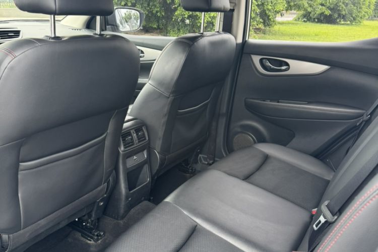 Used Nissan Qashqai 2019 2.0L CVT Luxury Edition Interior 3