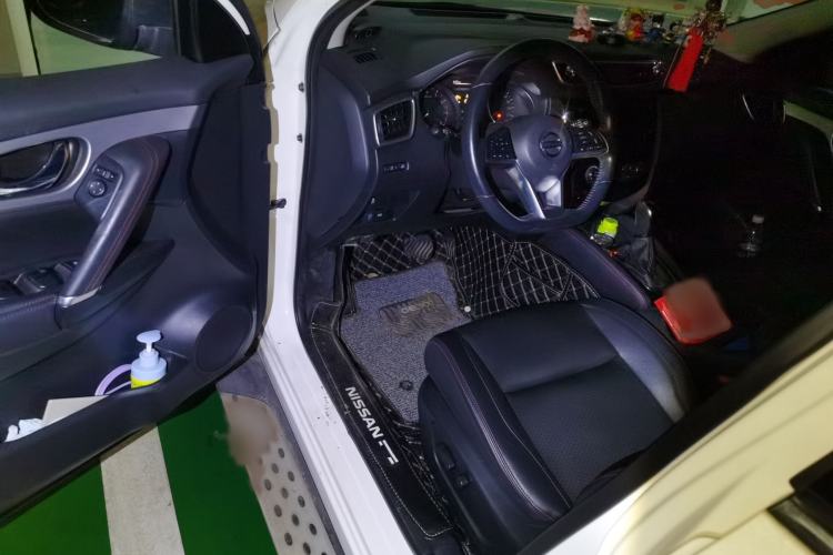 Used Nissan Qashqai 2019 2.0L CVT Luxury Edition Interior 3